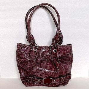 Elegant Strada shoulder bag, faux leather with a crocodile-embossed purple EUC